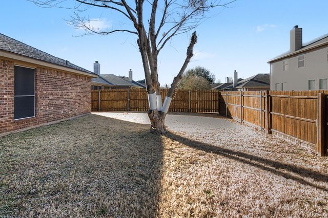 648 Handle Drive, Crowley, TX 76036