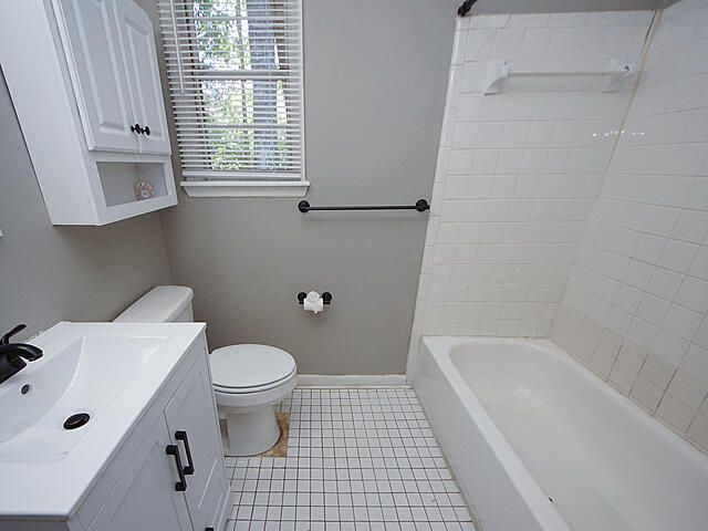 202 Barshay Drive, Summerville, SC 29483