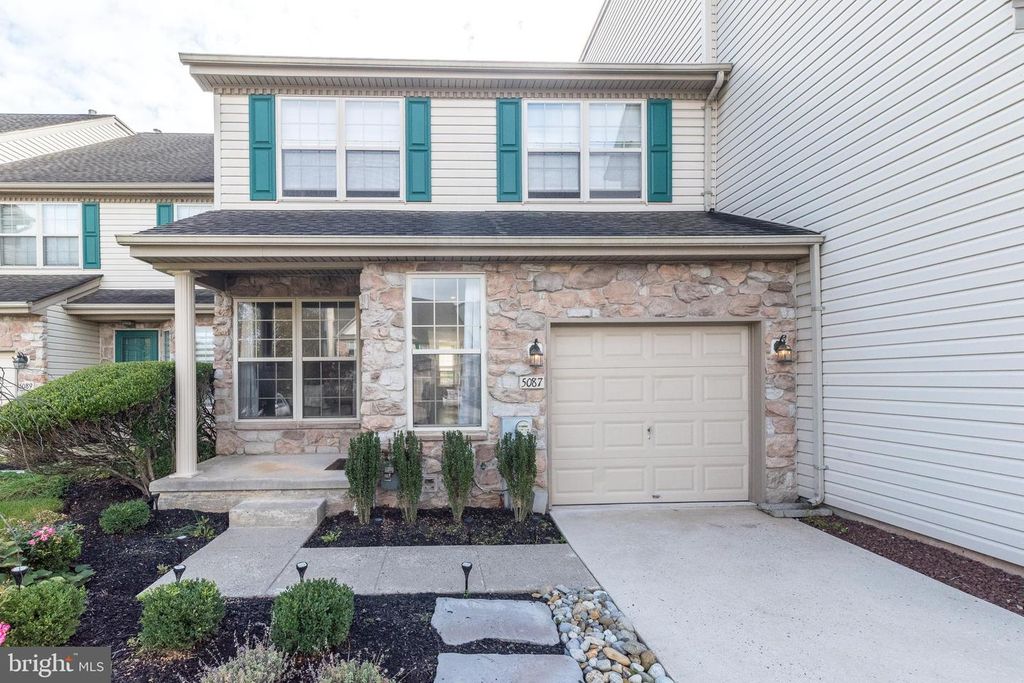 5087 BEACON HILL CT, Doylestown, PA 18902