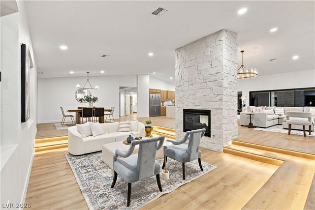 3035 Belcastro Street, Las Vegas, NV 89117