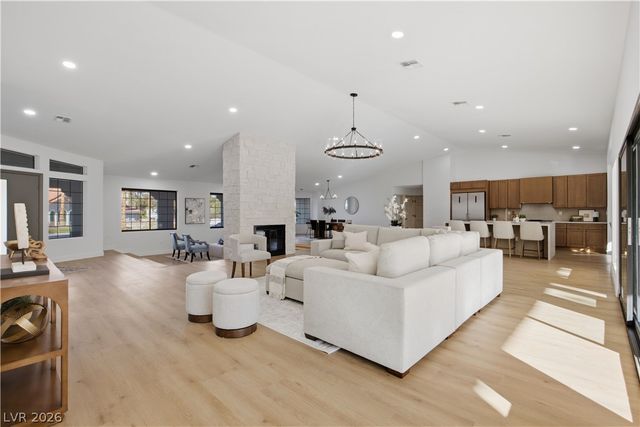 3035 Belcastro Street, Las Vegas, NV 89117