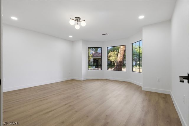 3035 Belcastro Street, Las Vegas, NV 89117