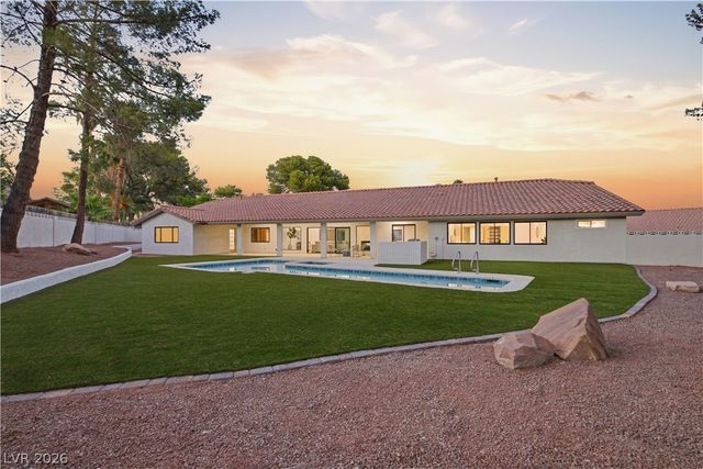3035 Belcastro Street, Las Vegas, NV 89117