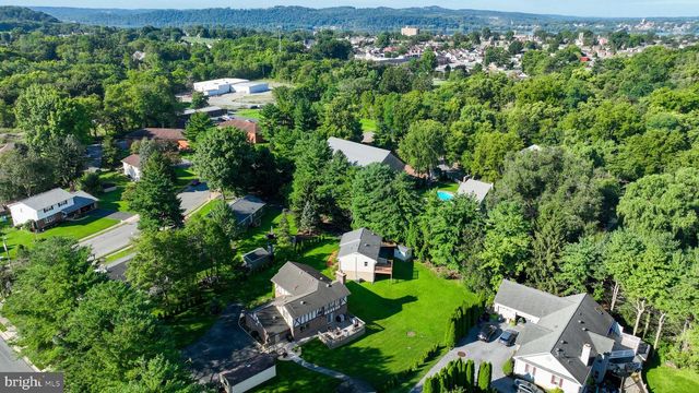 1189 RIDGE AVE, Columbia, PA 17512