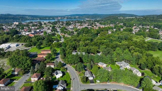 1189 RIDGE AVE, Columbia, PA 17512