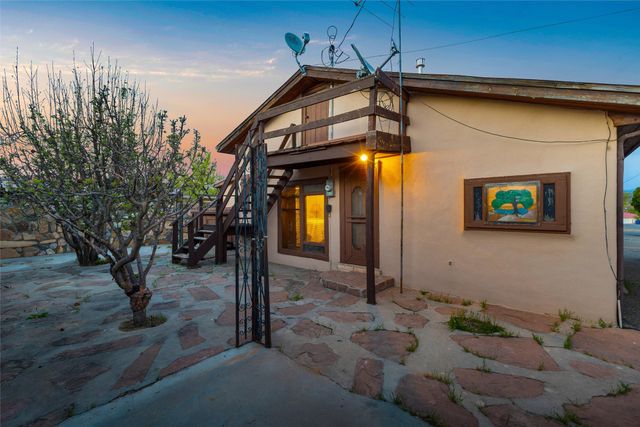 116 N Coronado Avenue, Espanola, NM 87532