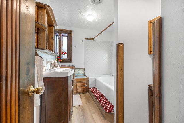 116 N Coronado Avenue, Espanola, NM 87532