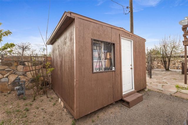 116 N Coronado Avenue, Espanola, NM 87532