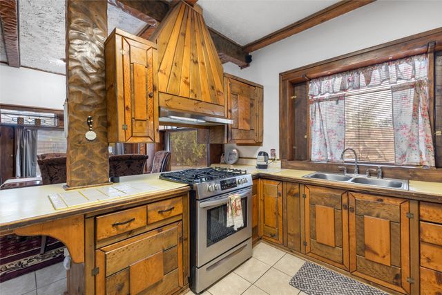 116 N Coronado Avenue, Espanola, NM 87532