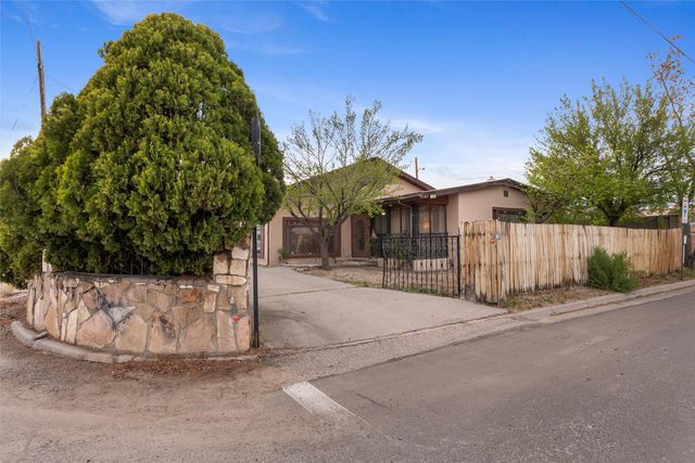 116 N Coronado Avenue, Espanola, NM 87532