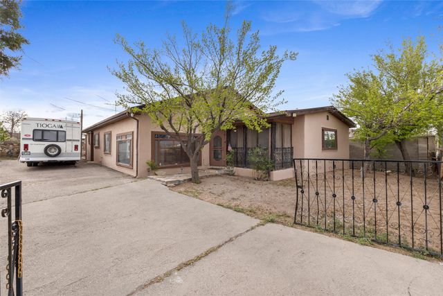 116 N Coronado Avenue, Espanola, NM 87532