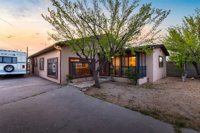 116 N Coronado Avenue, Espanola, NM 87532