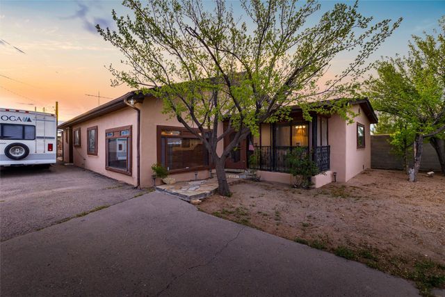 116 N Coronado Avenue, Espanola, NM 87532