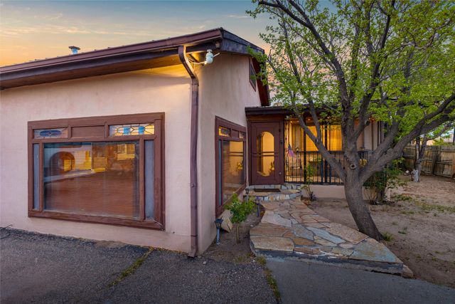 116 N Coronado Avenue, Espanola, NM 87532