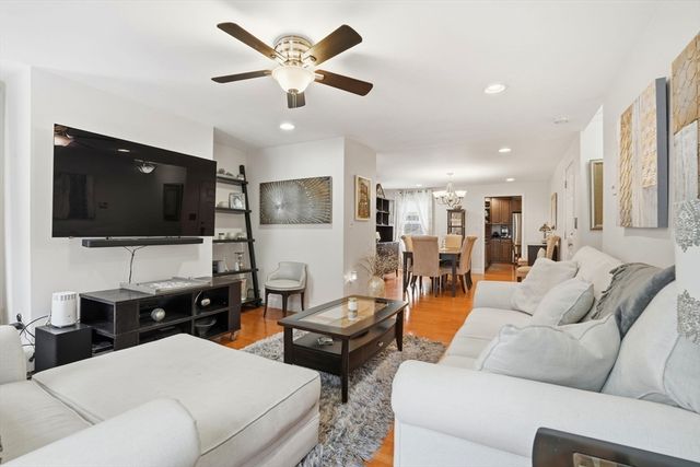 15 G, Boston, MA 02127