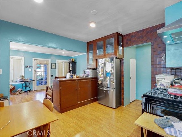 2258 Duane, Los Angeles, CA 90039