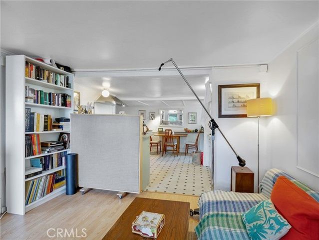 2258 Duane, Los Angeles, CA 90039