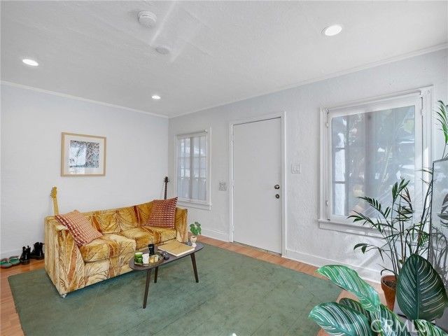 2258 Duane, Los Angeles, CA 90039