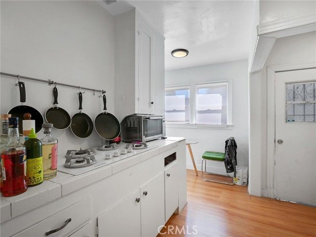 2258 Duane, Los Angeles, CA 90039