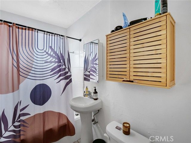 2258 Duane, Los Angeles, CA 90039