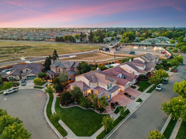 2227 Heavenly Way, Lodi, CA 95242