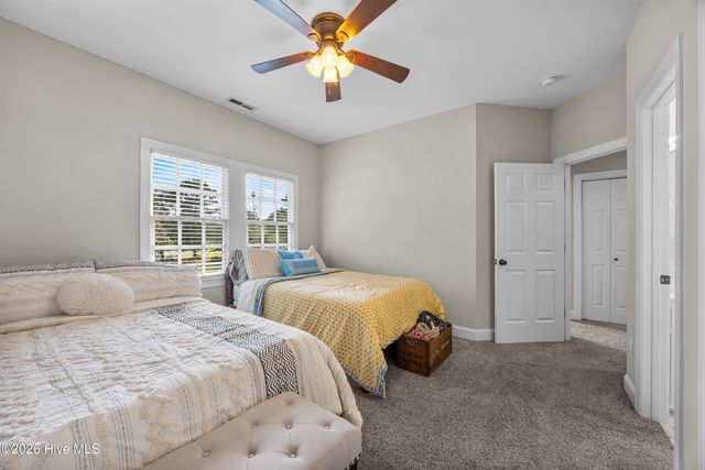 301 Red Fox Run Drive, Wallace, NC 28466