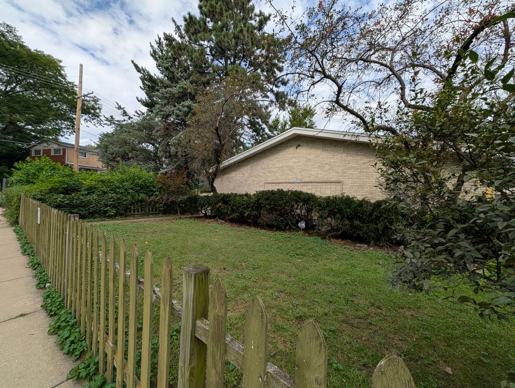 1958 W Morse Avenue A, Chicago, IL 60626 — exterior
