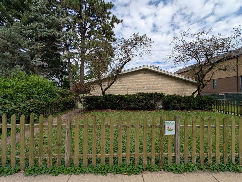 1958 W Morse Avenue A, Chicago, IL 60626 — photo 2