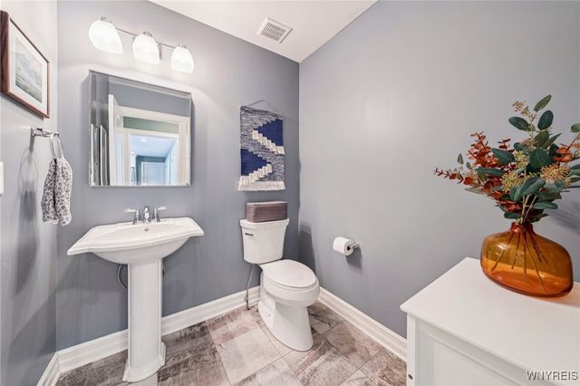 48 Worthington Lane, Lancaster, NY 14086