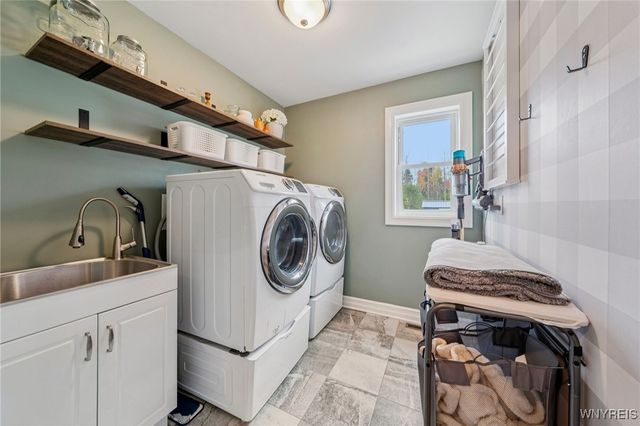 48 Worthington Lane, Lancaster, NY 14086