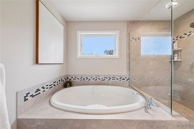 48 Worthington Lane, Lancaster, NY 14086