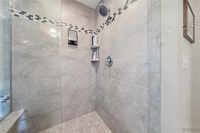 48 Worthington Lane, Lancaster, NY 14086