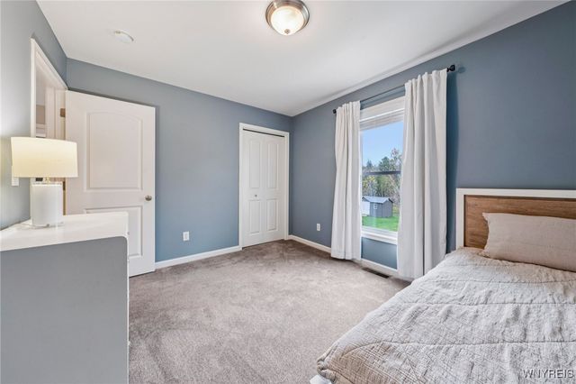 48 Worthington Lane, Lancaster, NY 14086