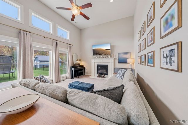 48 Worthington Lane, Lancaster, NY 14086