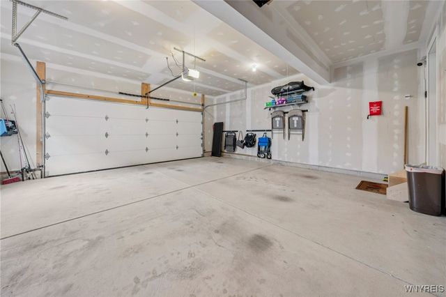 48 Worthington Lane, Lancaster, NY 14086