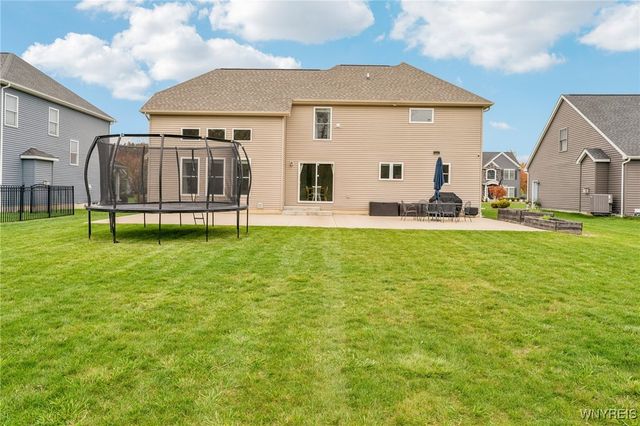 48 Worthington Lane, Lancaster, NY 14086