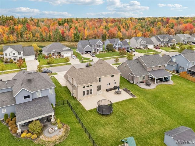 48 Worthington Lane, Lancaster, NY 14086