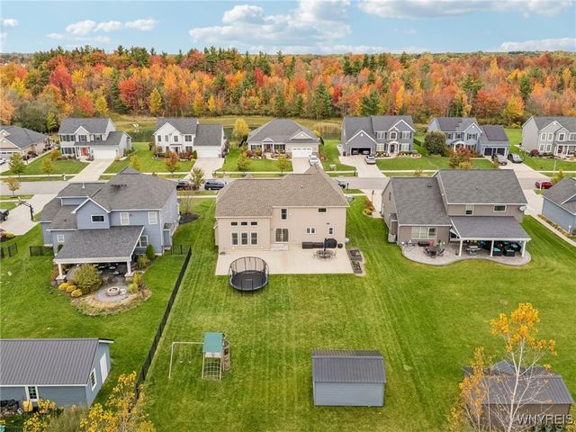 48 Worthington Lane, Lancaster, NY 14086