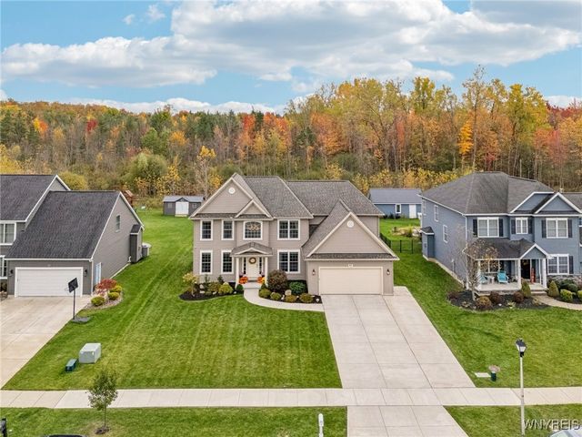 48 Worthington Lane, Lancaster, NY 14086