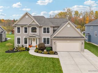 48 Worthington Lane, Lancaster, NY 14086