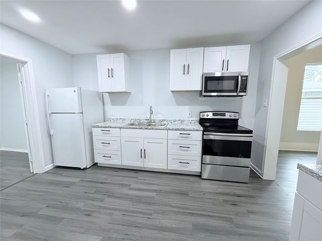 1326 W Sears Street, Denison, TX 75020