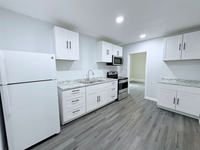 1326 W Sears Street, Denison, TX 75020