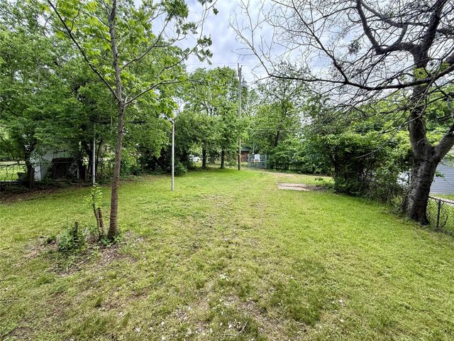 1326 W Sears Street, Denison, TX 75020