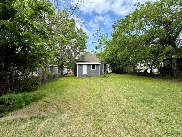 1326 W Sears Street, Denison, TX 75020