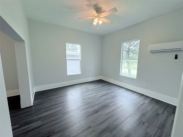 1326 W Sears Street, Denison, TX 75020