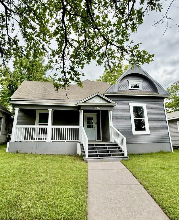 1326 W Sears Street, Denison, TX 75020