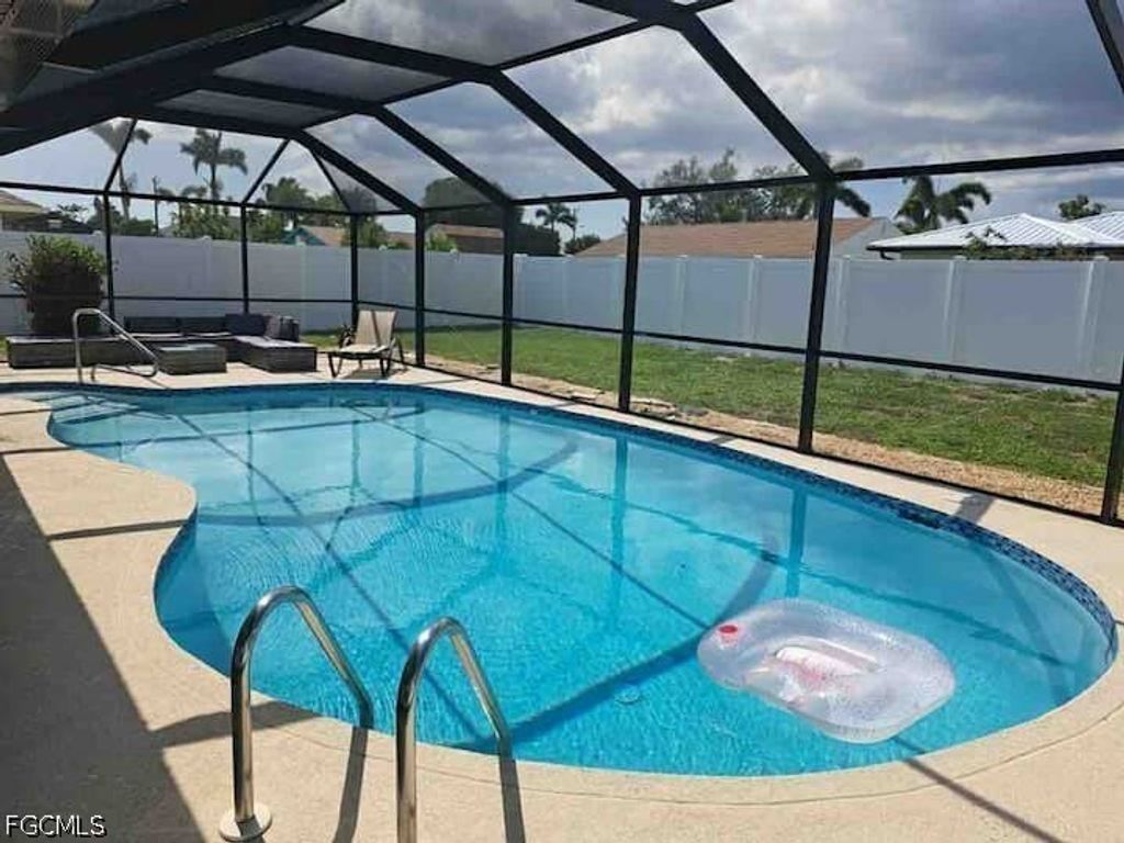 1111 SE 31st ST, Cape Coral, FL 33904