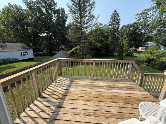 603 Heights Road, Orion Charter Township, MI 48362