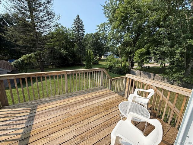 603 Heights Road, Orion Charter Township, MI 48362