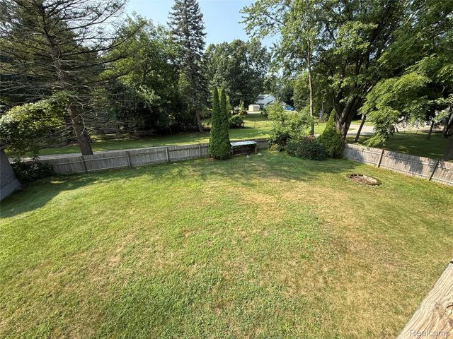 603 Heights Road, Orion Charter Township, MI 48362